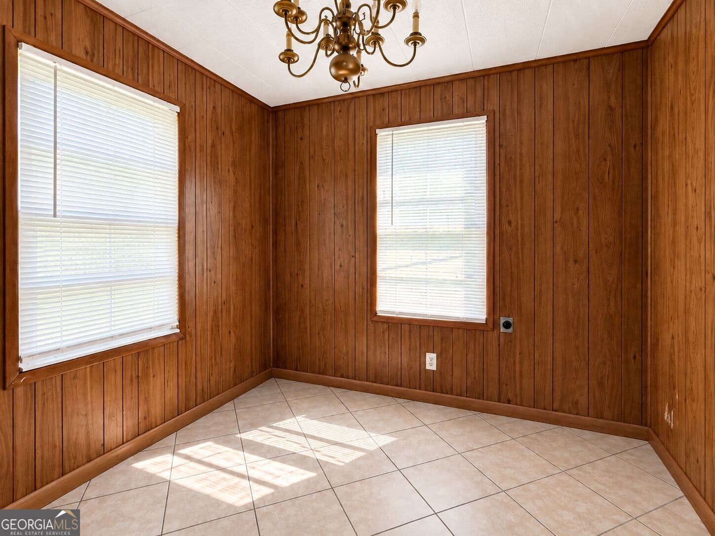 3 bedroom, 1 bathroom, 864 sq ft single family residence for sale at 2201 Tebeau Street, Waycross, GA 31501 — photo 4
