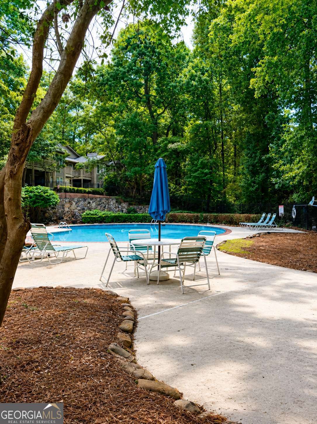 2 bedroom, 2 bathroom, 1,150 sq ft condominium for sale at 1303 Country Park Drive, Smyrna, GA 30080 — photo 4