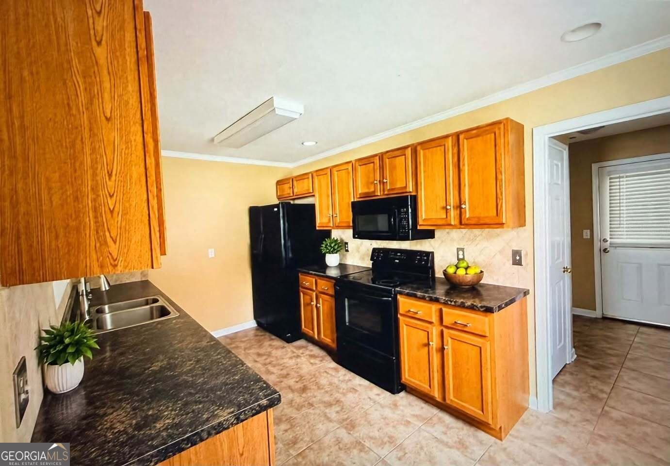 2 bedroom, 2 bathroom, 1,200 sq ft townhouse for sale at 153 Crest Pointe, Bremen, GA 30110 — photo 3