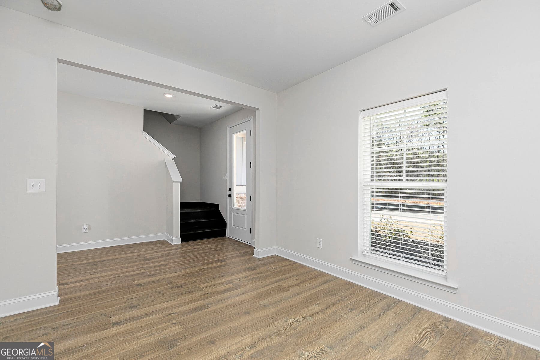 5 bedroom, 2.5 bathroom, 2,596 sq ft single family residence for sale at 90 Cantrell Drive, Dallas, GA 30157 — photo 7