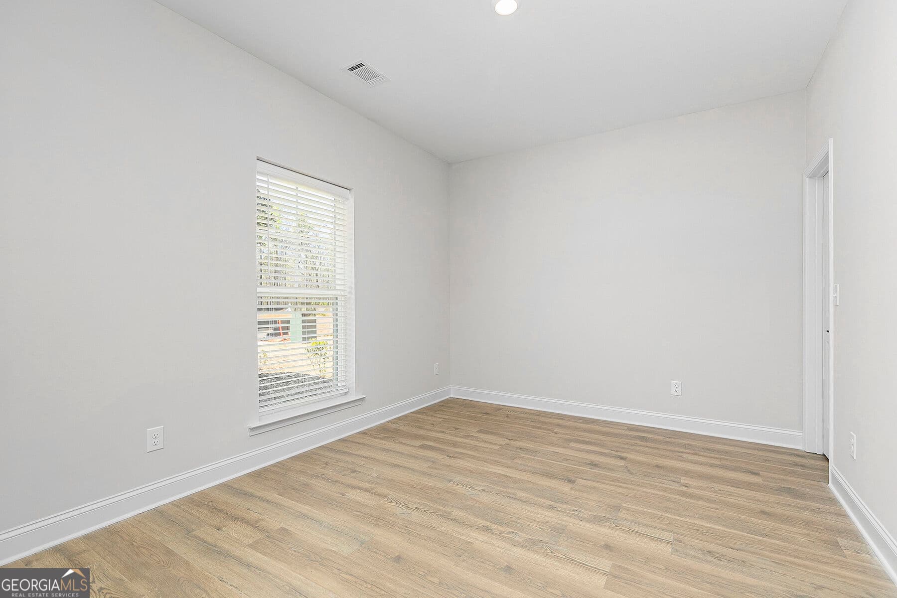 5 bedroom, 2.5 bathroom, 2,596 sq ft single family residence for sale at 90 Cantrell Drive, Dallas, GA 30157 — photo 8