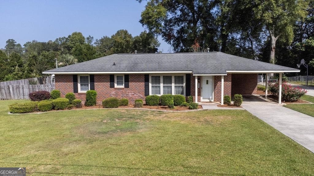 4 bedroom, 2.5 bathroom, 1,852 sq ft single family residence sold at 211 Sylvan Circle, Sylvania, GA 30467