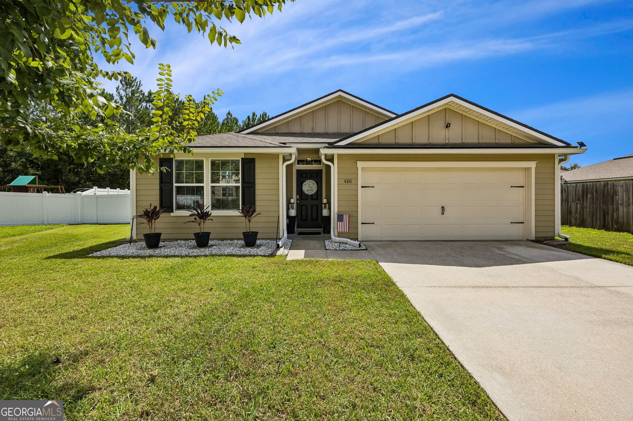 4 bedroom, 2 bathroom, 1,827 sq ft single family residence for sale at 420 Cedar Breeze Drive, Kingsland, GA 31548