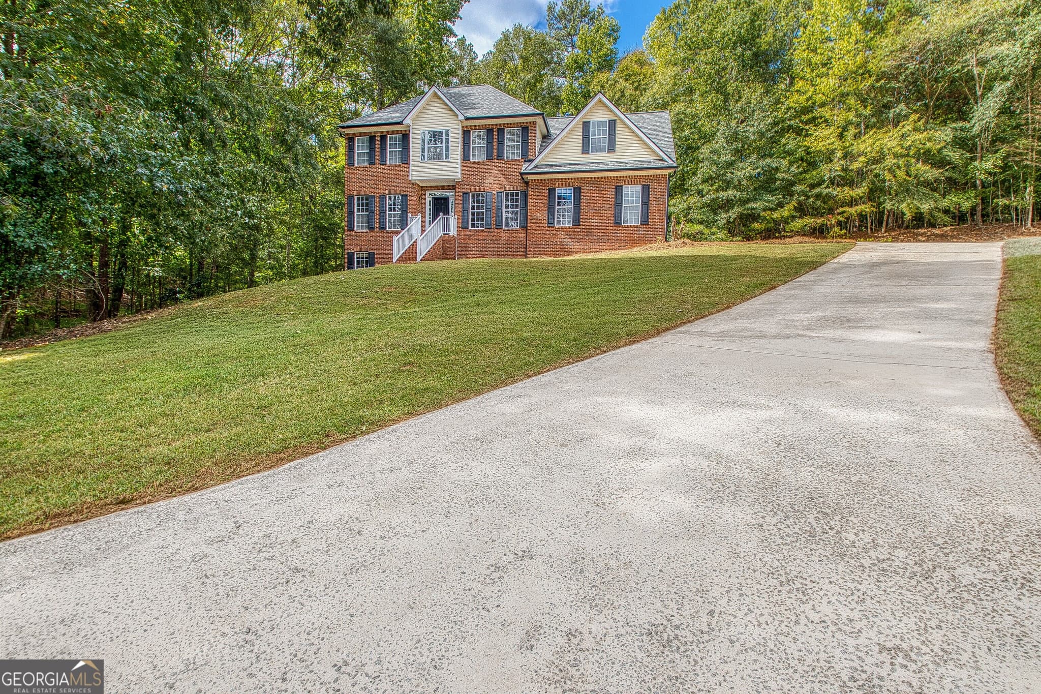 4 bedroom, 2.5 bathroom, 2,319 sq ft single family residence for sale at 280 Jordan Place, Fayetteville, GA 30215 — photo 7
