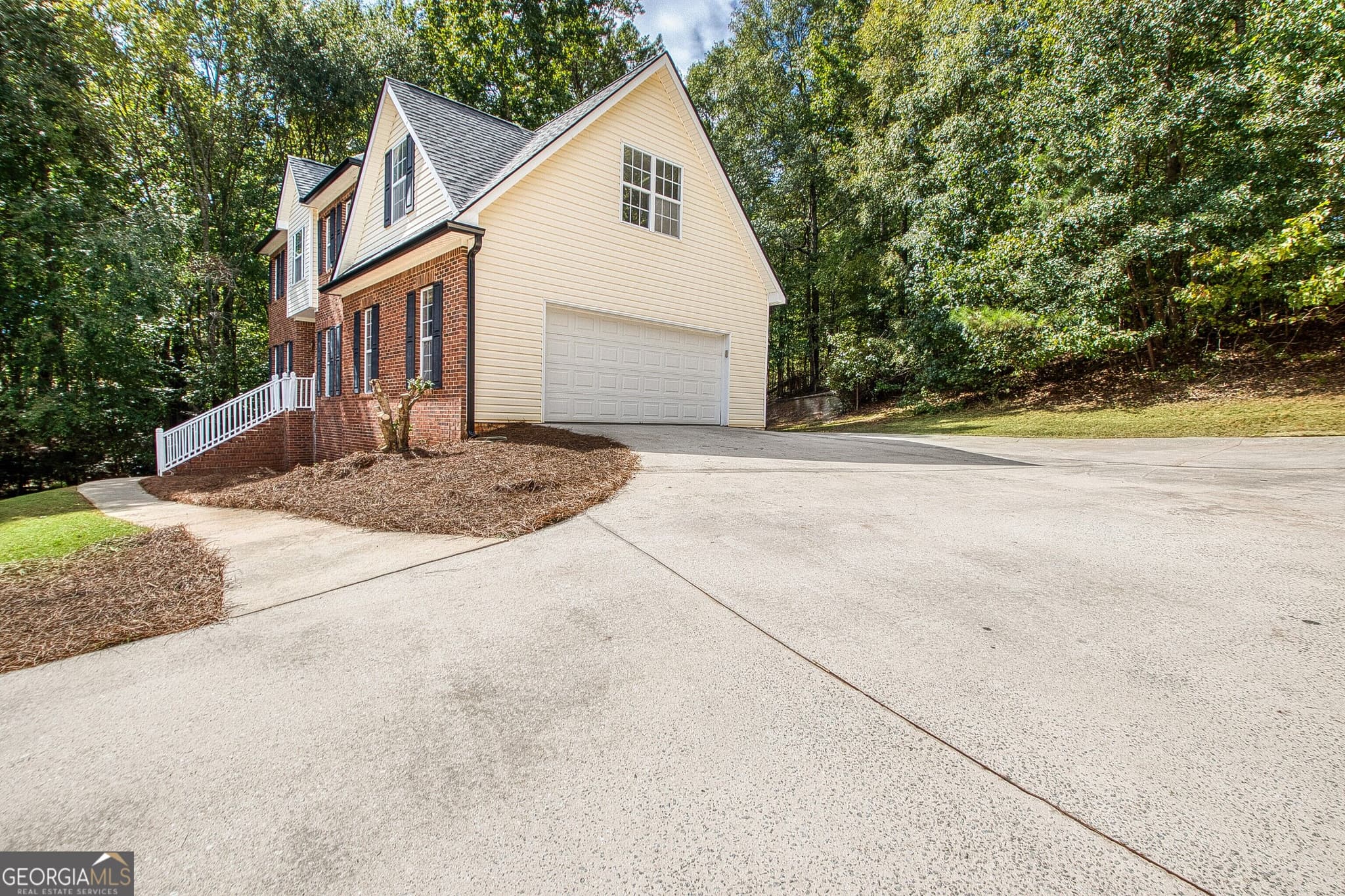 4 bedroom, 2.5 bathroom, 2,319 sq ft single family residence for sale at 280 Jordan Place, Fayetteville, GA 30215 — photo 10