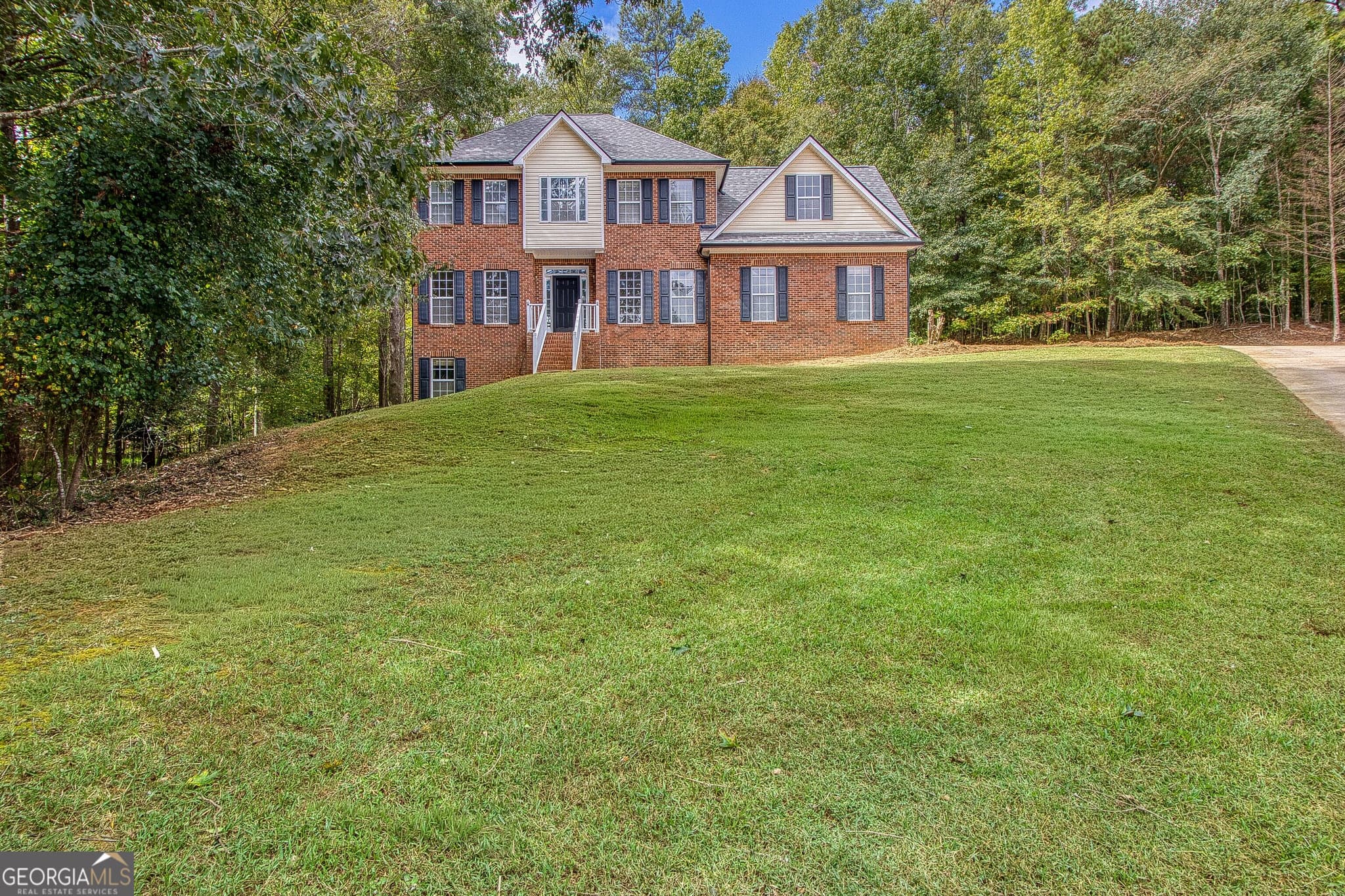 4 bedroom, 2.5 bathroom, 2,319 sq ft single family residence for sale at 280 Jordan Place, Fayetteville, GA 30215 — photo 8