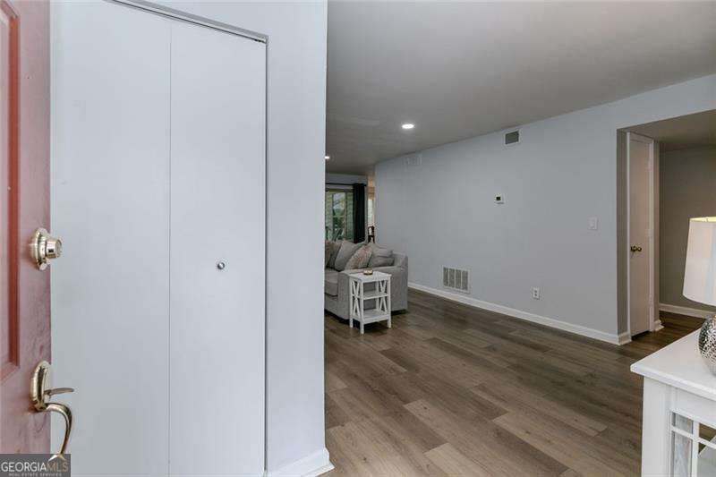 2 bedroom, 2 bathroom, 1,384 sq ft condominium for sale at 3058 Westwood Way, Alpharetta, GA 30004 — photo 4