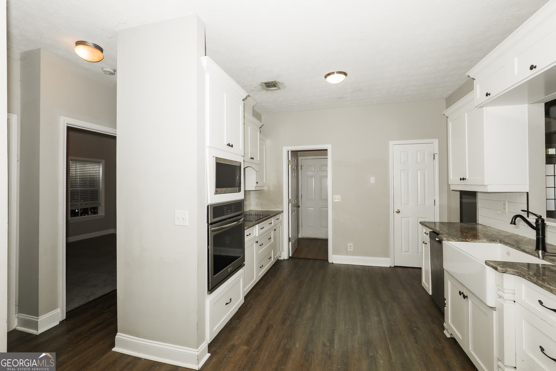 4 bedroom, 3 bathroom, 2,802 sq ft single family residence for sale at 140 King Richard Drive, Griffin, GA 30223 — photo 7