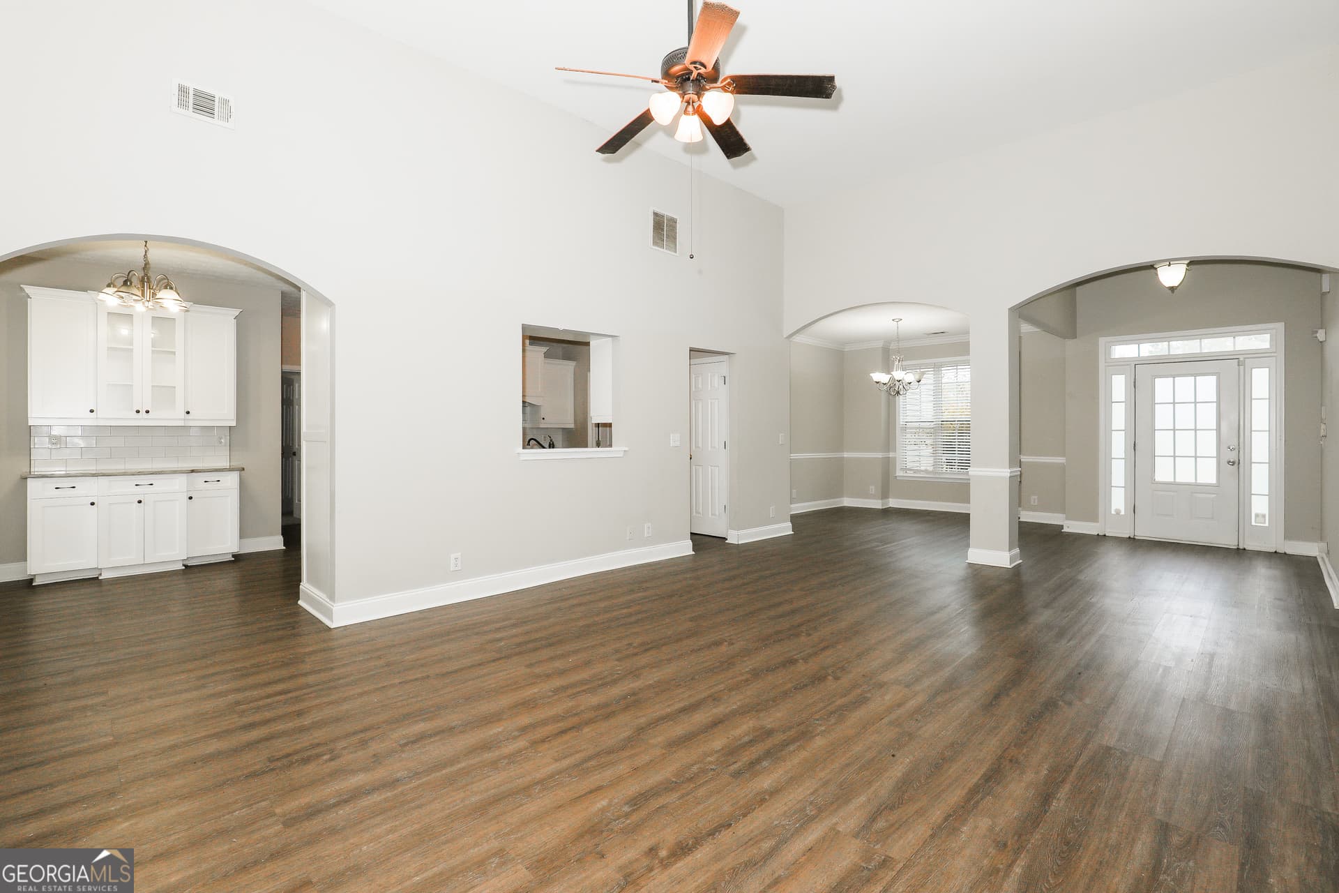 4 bedroom, 3 bathroom, 2,802 sq ft single family residence for sale at 140 King Richard Drive, Griffin, GA 30223 — photo 3