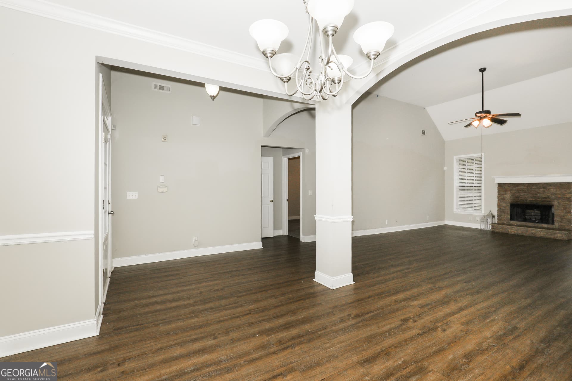 4 bedroom, 3 bathroom, 2,802 sq ft single family residence for sale at 140 King Richard Drive, Griffin, GA 30223 — photo 4