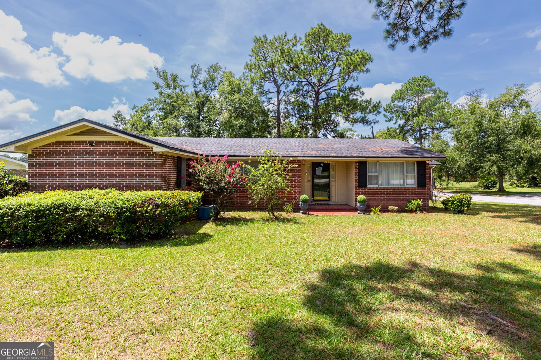 4 bedroom, 3 bathroom, 2,296 sq ft single family residence for sale at 107 Community Drive, Waycross, GA 31501