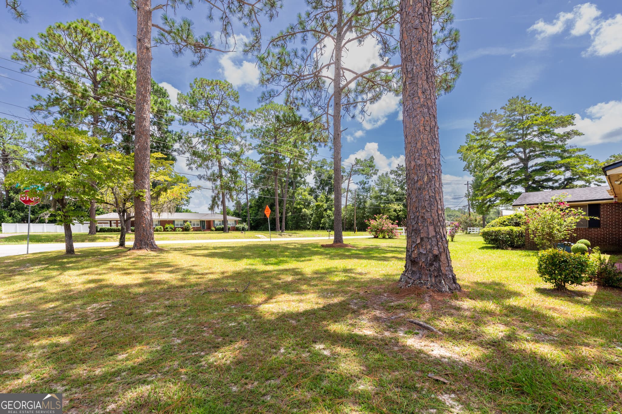 4 bedroom, 3 bathroom, 2,296 sq ft single family residence for sale at 107 Community Drive, Waycross, GA 31501 — photo 8
