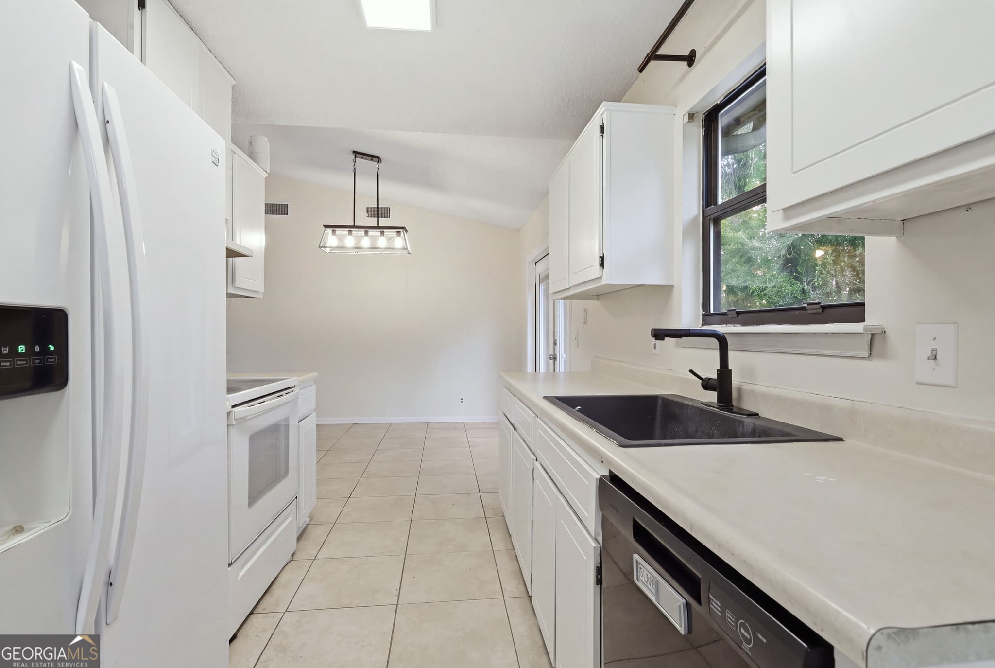 4 bedroom, 2 bathroom, 1,488 sq ft single family residence for sale at 803 Regal Road, St. Marys, GA 31558 — photo 8