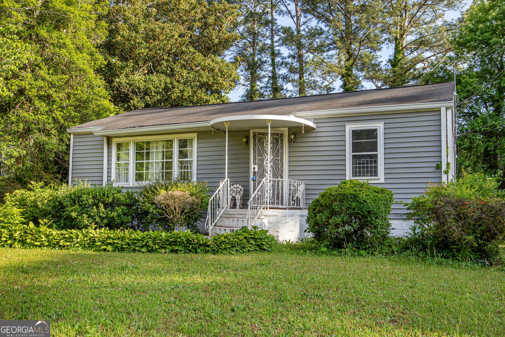 3 bedroom, 1.5 bathroom, 1,330 sq ft single family residence for sale at 2090 Verbena Street, Atlanta, GA 30314 — photo 2