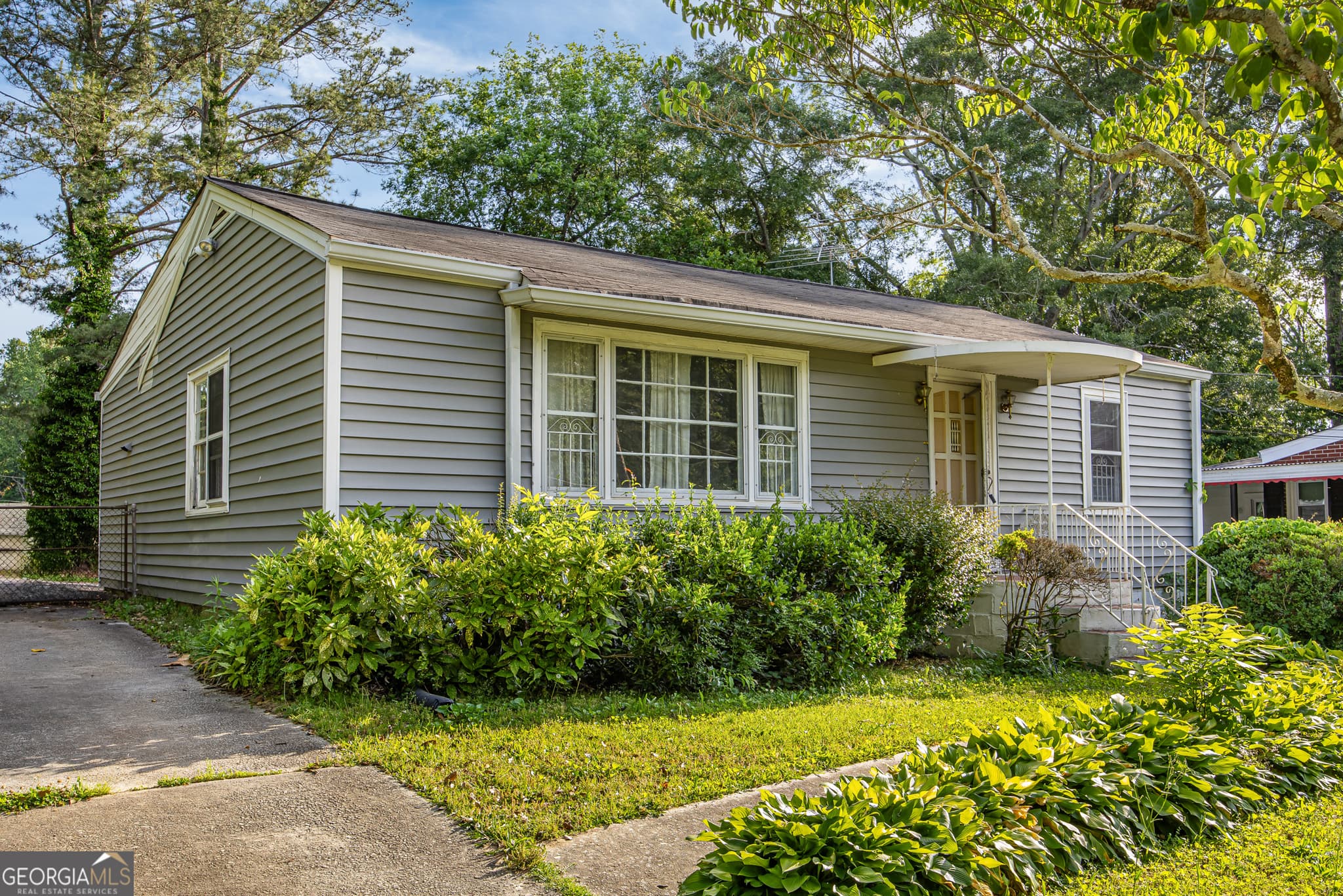 3 bedroom, 1.5 bathroom, 1,330 sq ft single family residence for sale at 2090 Verbena Street, Atlanta, GA 30314 — photo 3