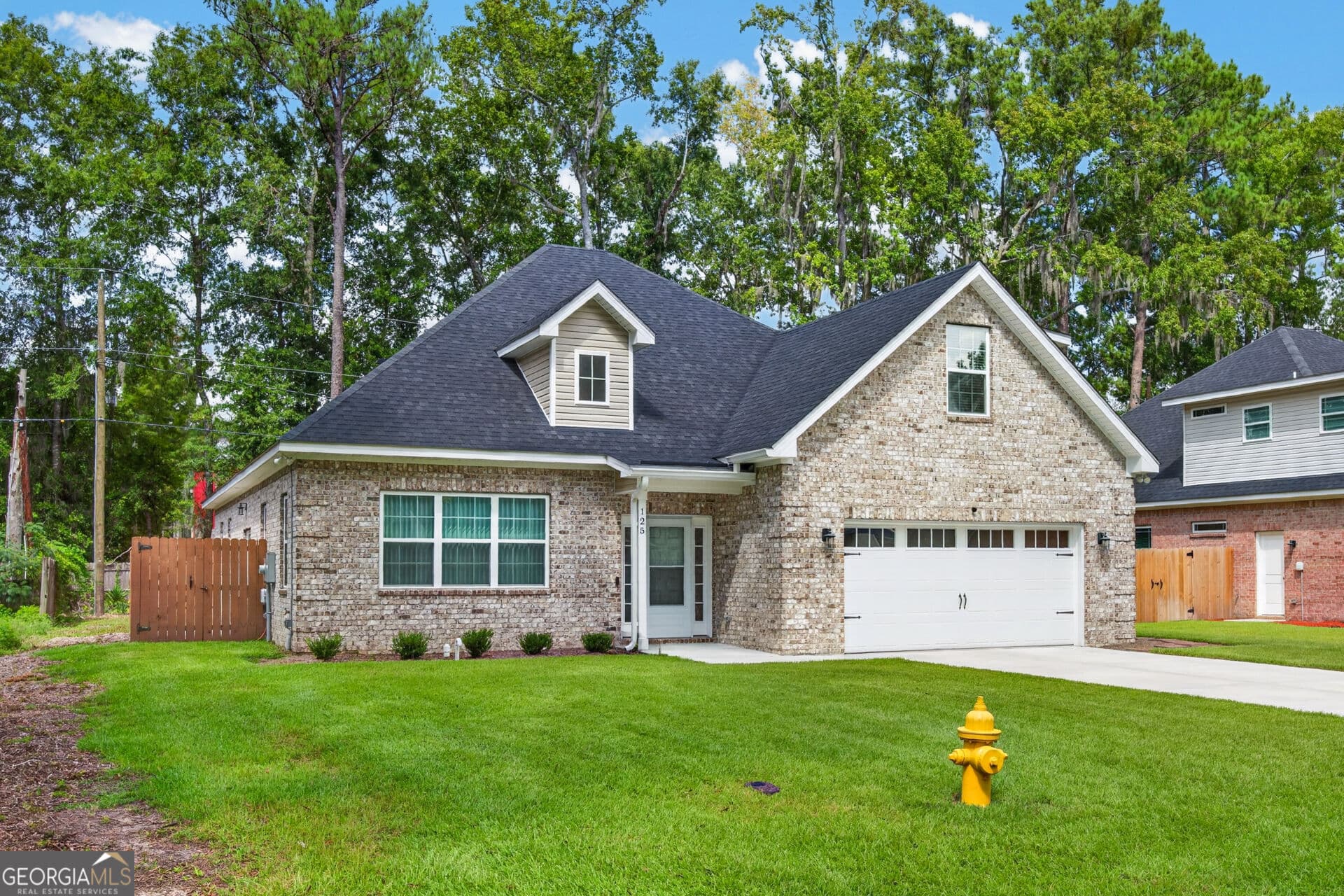 5 bedroom, 4 bathroom, 2,546 sq ft single family residence for sale at 125 Houston Street, Pooler, GA 31322 — photo 2