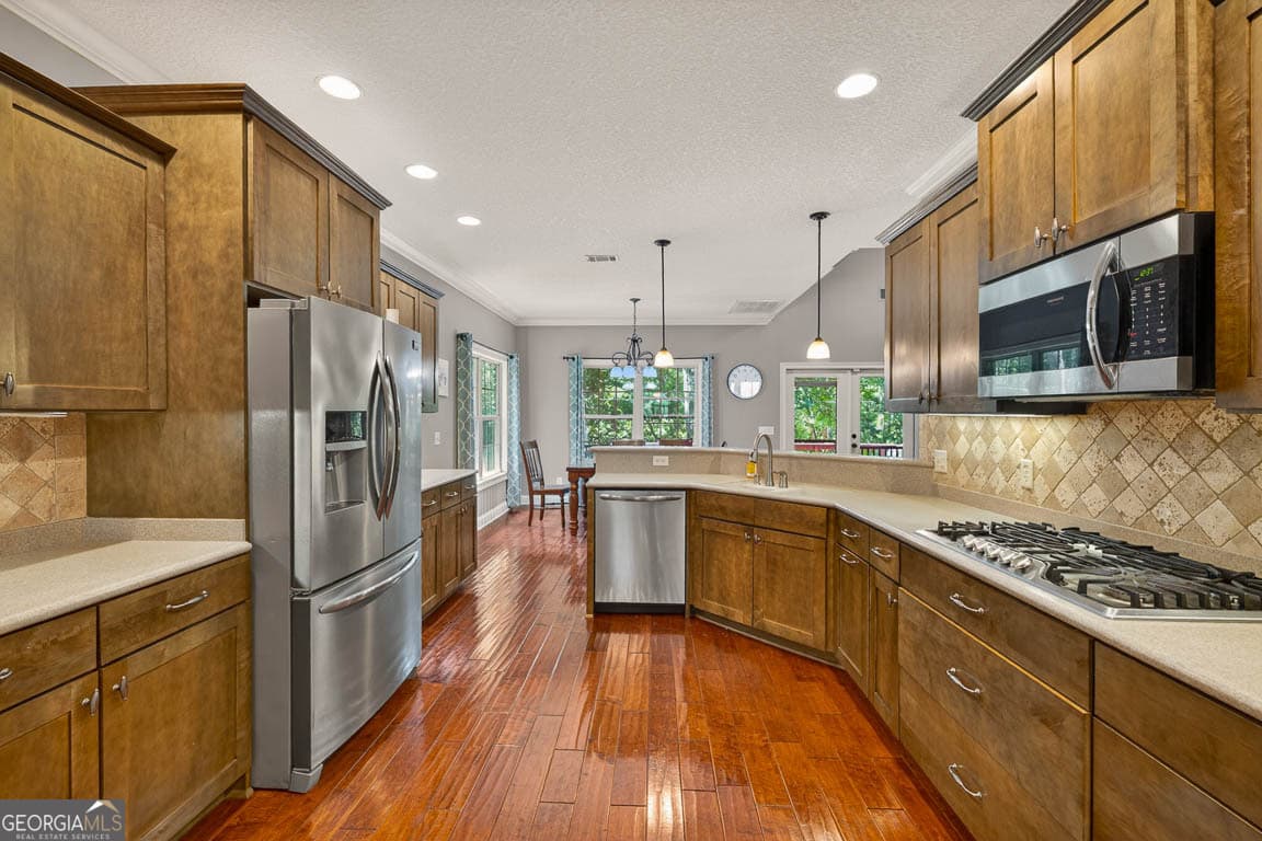 6 bedroom, 5 bathroom, 3,222 sq ft single family residence for sale at 101 Madeira Drive, Brunswick, GA 31523 — photo 10