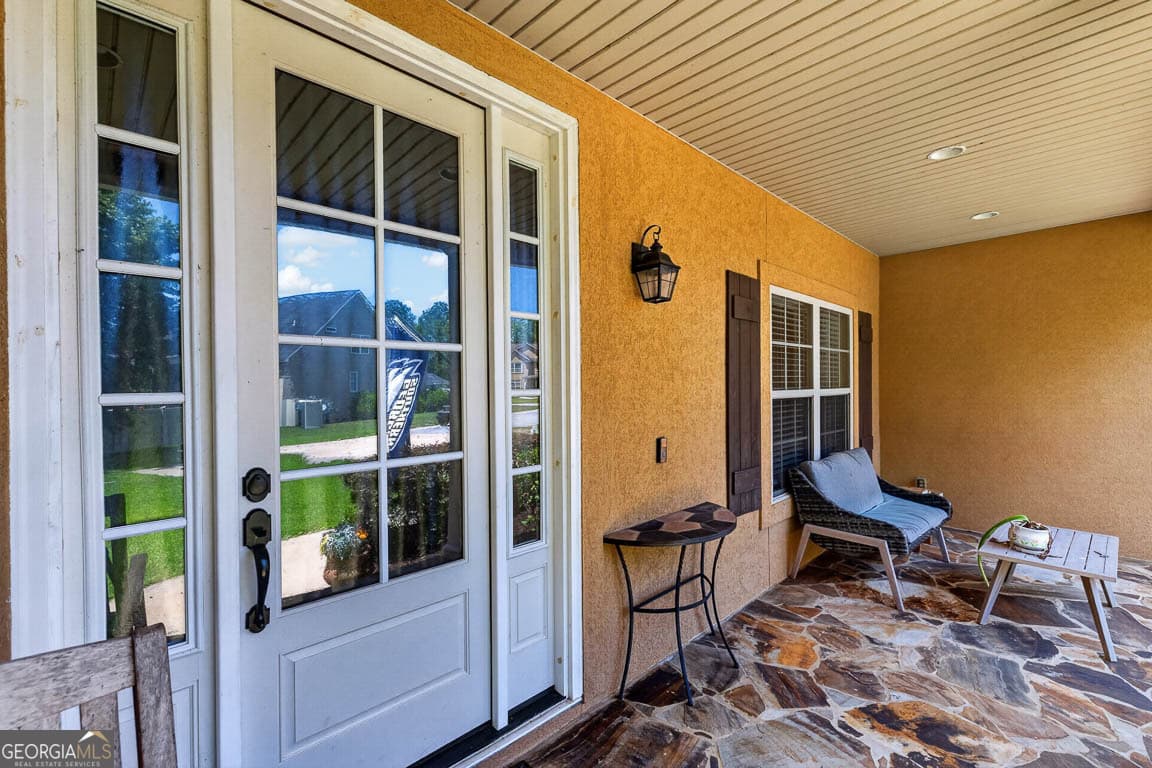 6 bedroom, 5 bathroom, 3,222 sq ft single family residence for sale at 101 Madeira Drive, Brunswick, GA 31523 — photo 4