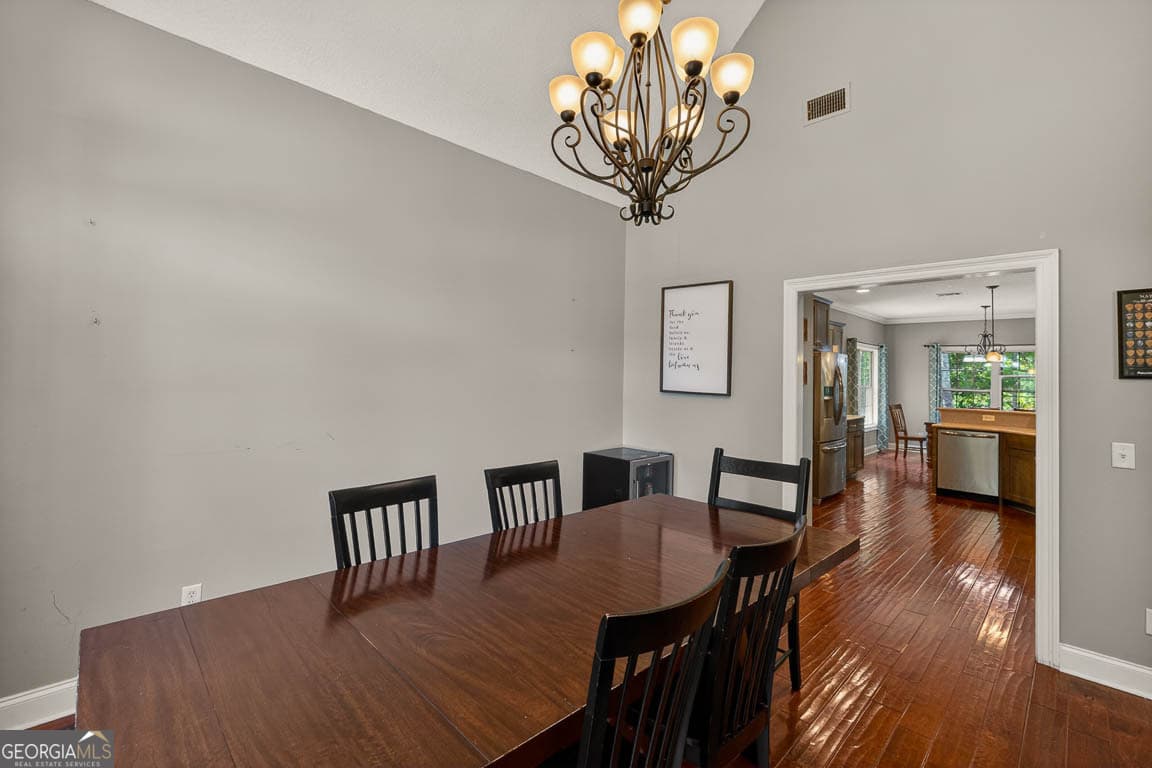6 bedroom, 5 bathroom, 3,222 sq ft single family residence for sale at 101 Madeira Drive, Brunswick, GA 31523 — photo 8