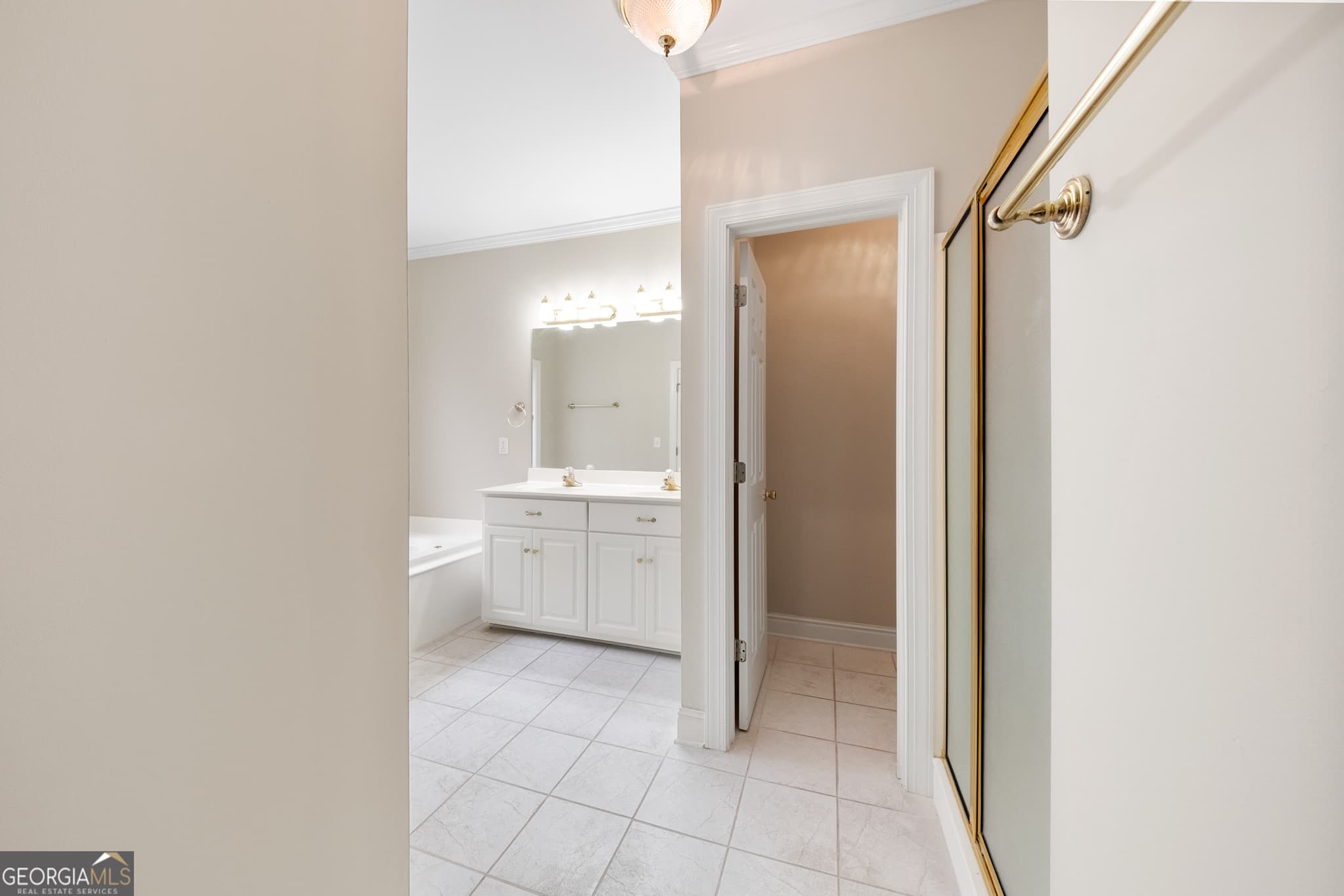 4 bedroom, 3.5 bathroom, 3,797 sq ft condominium for sale at 112 Covington Place, Macon, GA 31210 — photo 10