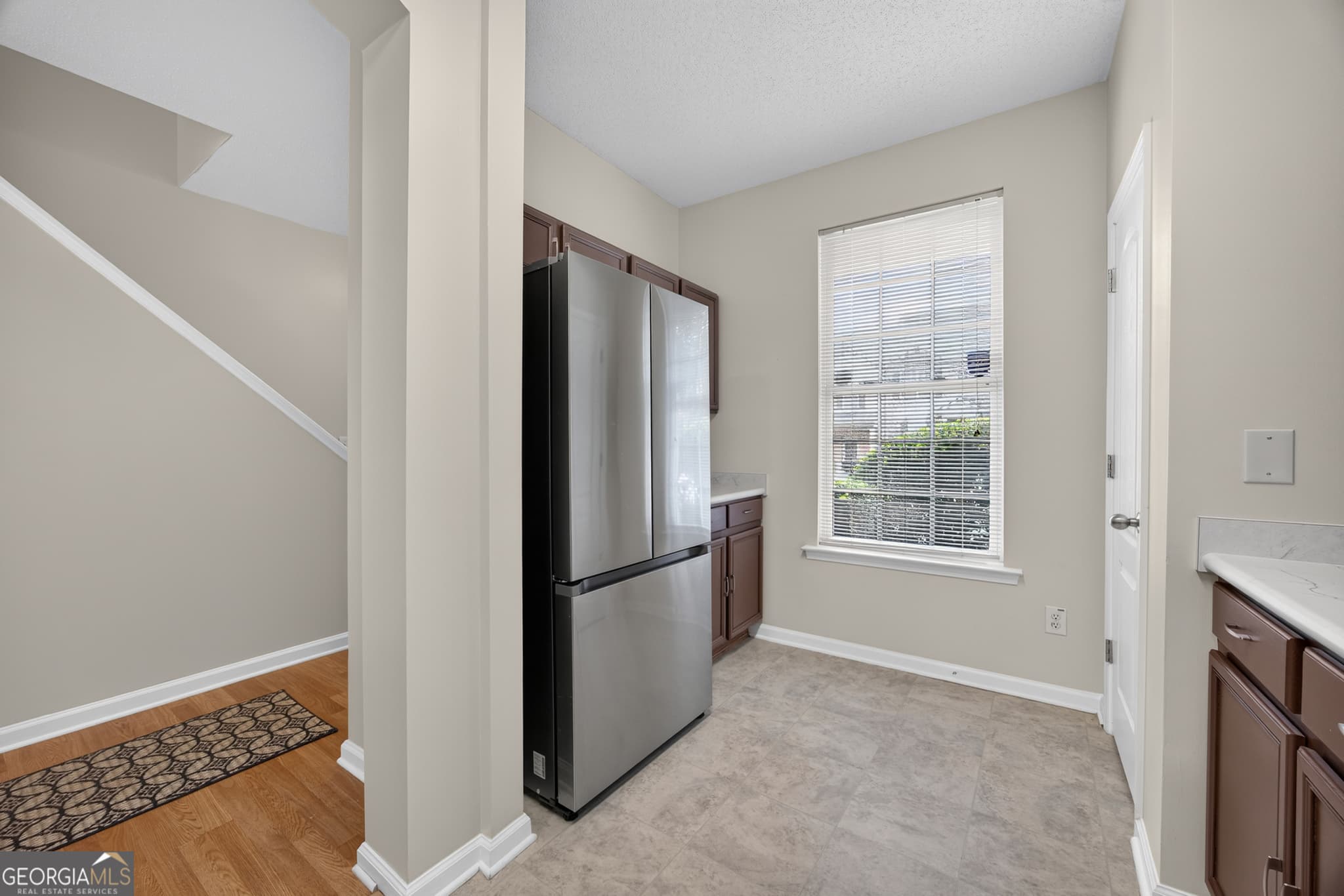 2 bedroom, 2.5 bathroom, 1,370 sq ft townhouse for sale at 1406 Bayrose Circle, East Point, GA 30344 — photo 6