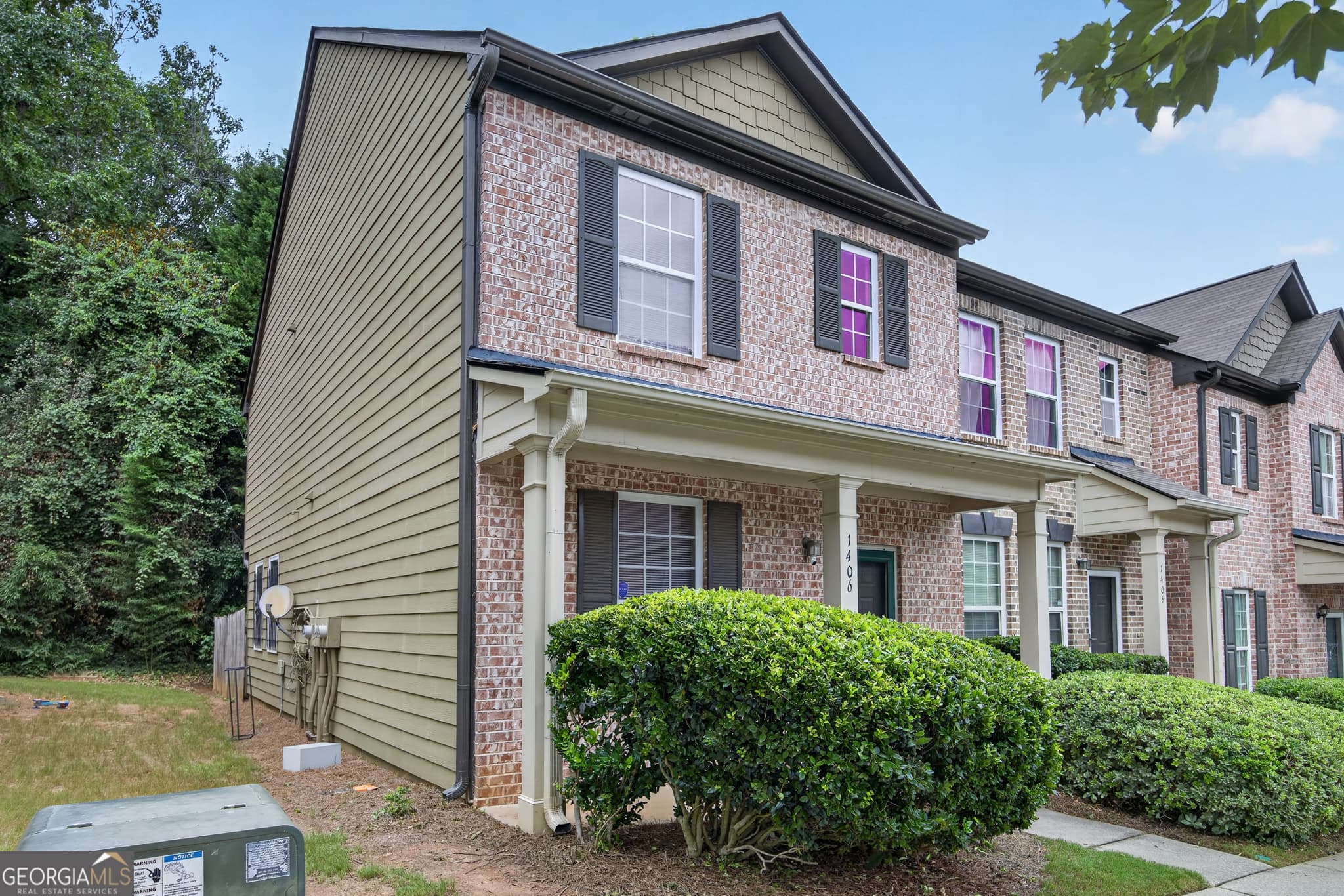 2 bedroom, 2.5 bathroom, 1,370 sq ft townhouse for sale at 1406 Bayrose Circle, East Point, GA 30344 — photo 3