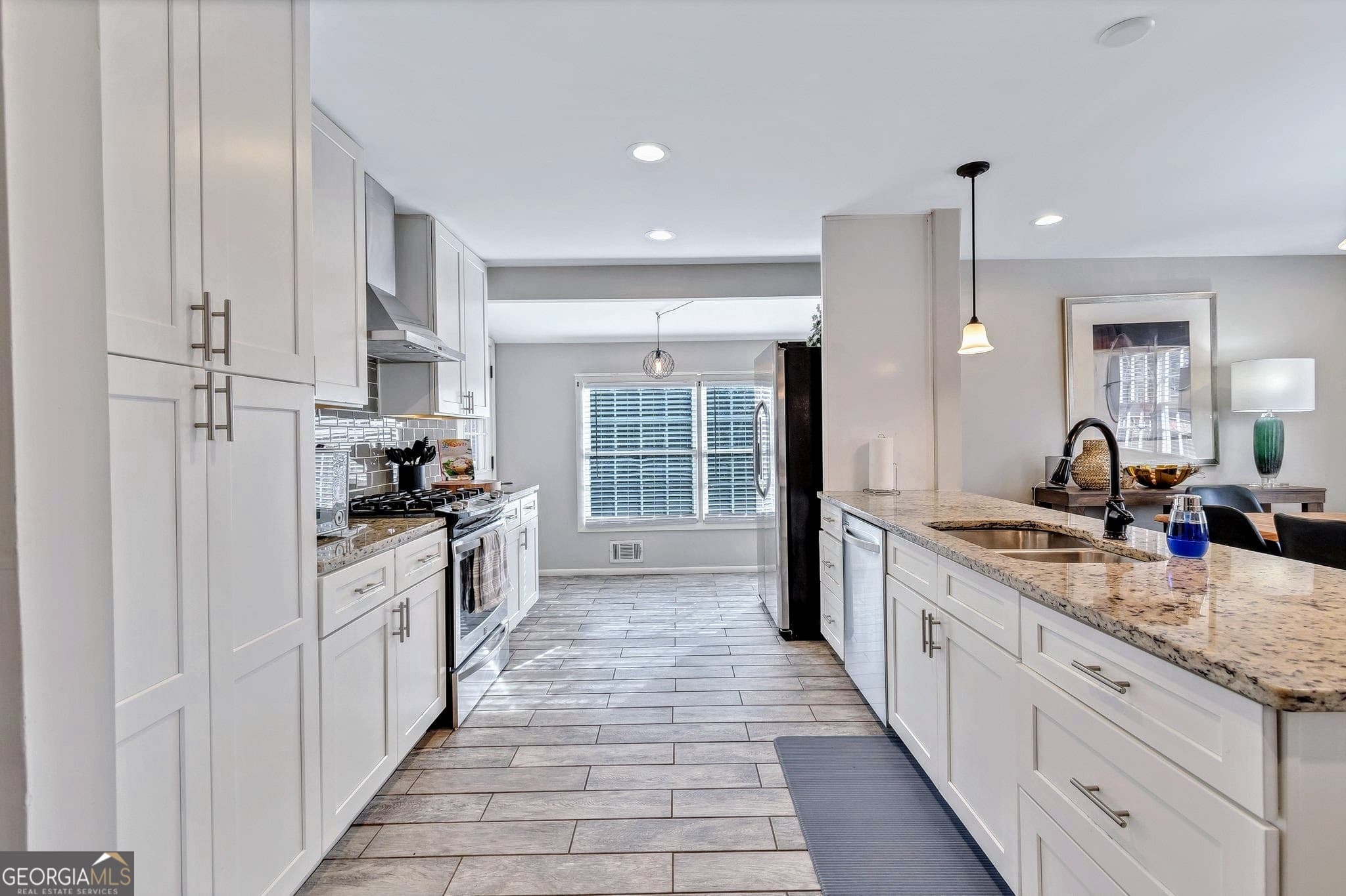 6 bedroom, 2 bathroom, 2,638 sq ft single family residence for rent at 2480 Powers Ferry Drive, Marietta, GA 30067 for $6,200 a month — photo 7