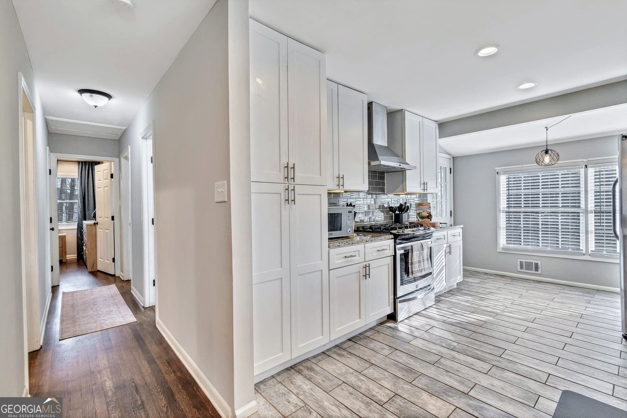 6 bedroom, 2 bathroom, 2,638 sq ft single family residence for rent at 2480 Powers Ferry Drive, Marietta, GA 30067 for $6,200 a month — photo 9