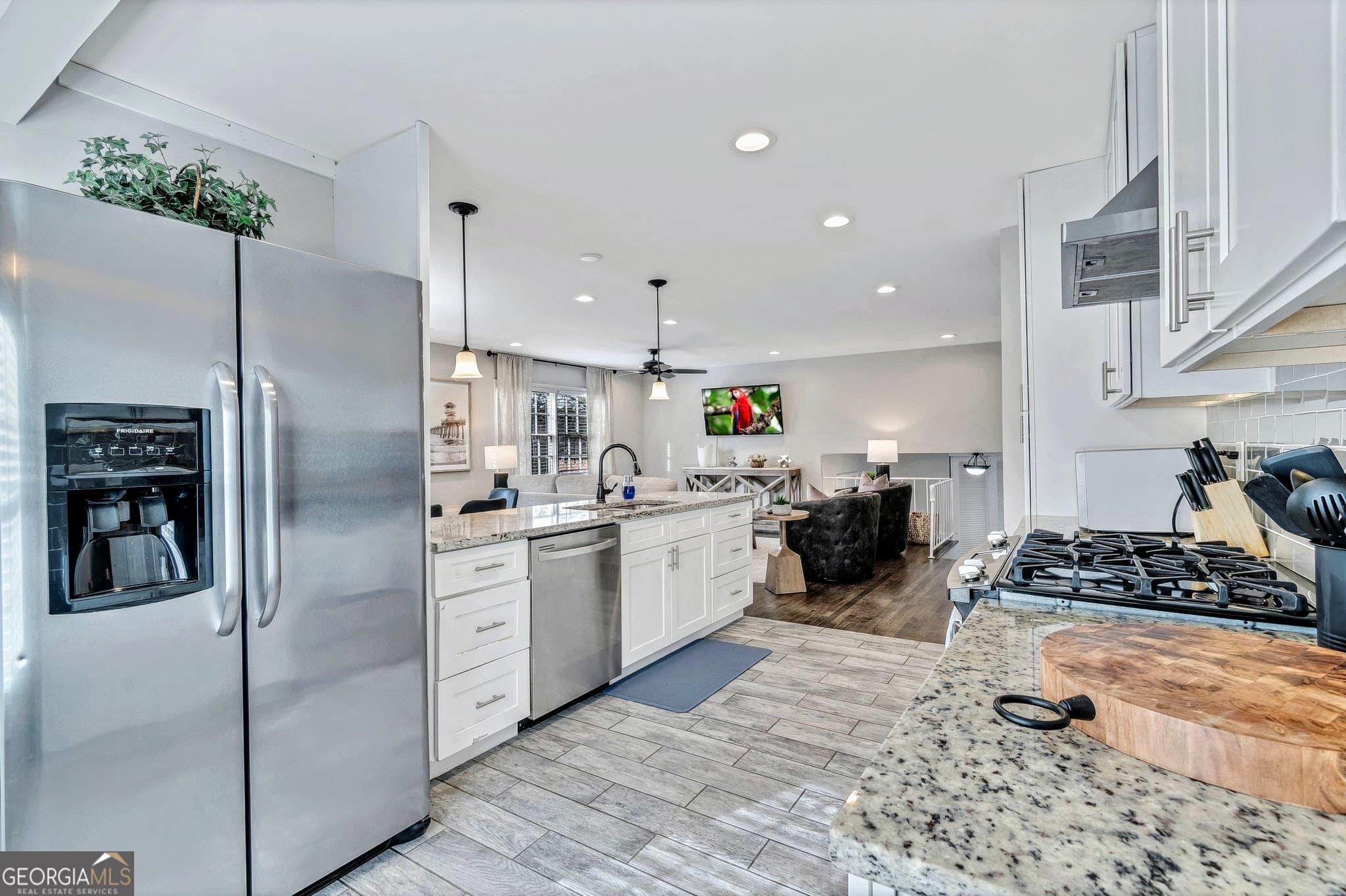 6 bedroom, 2 bathroom, 2,638 sq ft single family residence for rent at 2480 Powers Ferry Drive, Marietta, GA 30067 for $6,200 a month — photo 8