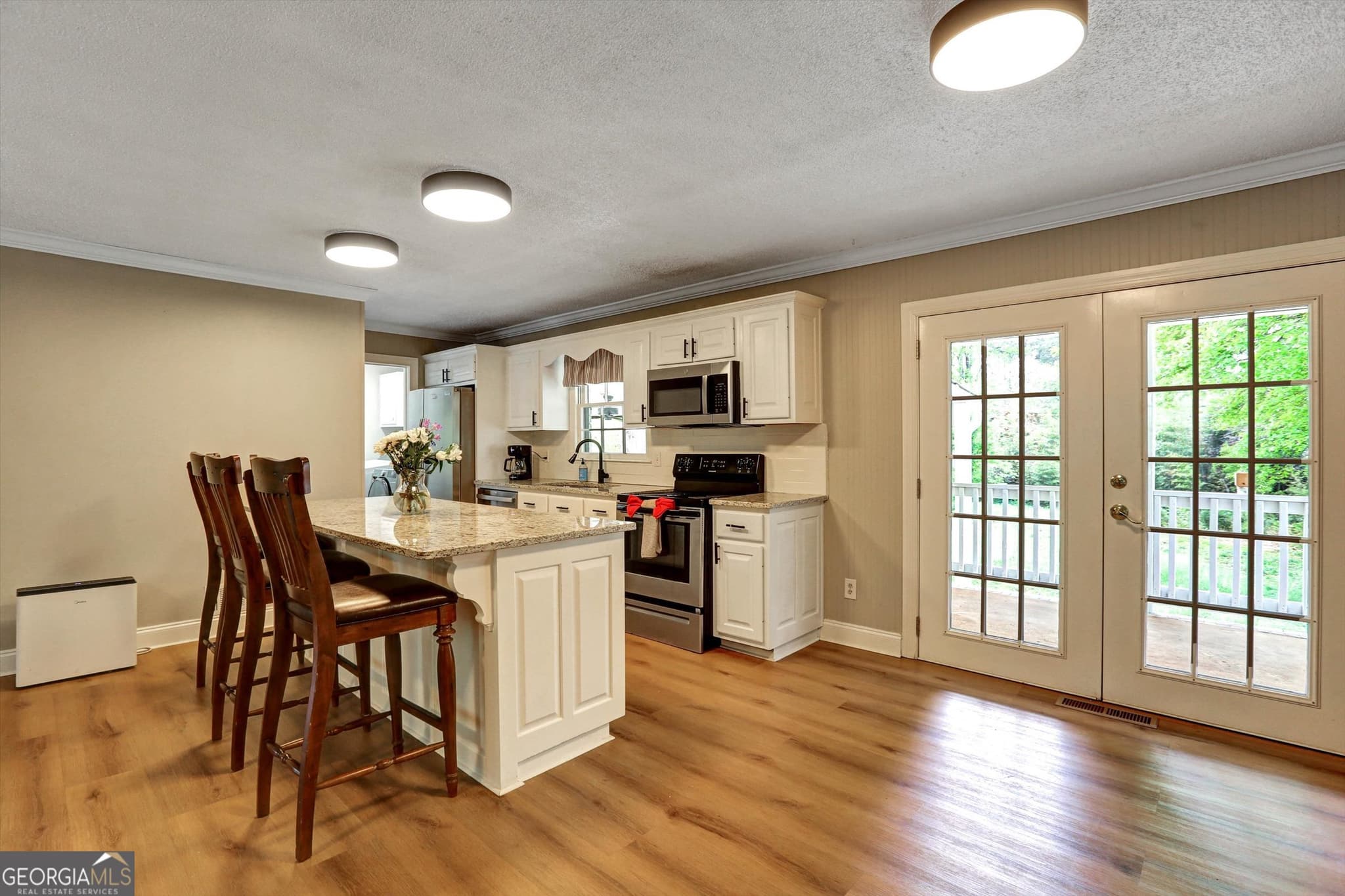 3 bedroom, 2 bathroom, 1,734 sq ft single family residence for sale at 1095 Athens Road, Winterville, GA 30683 — photo 6