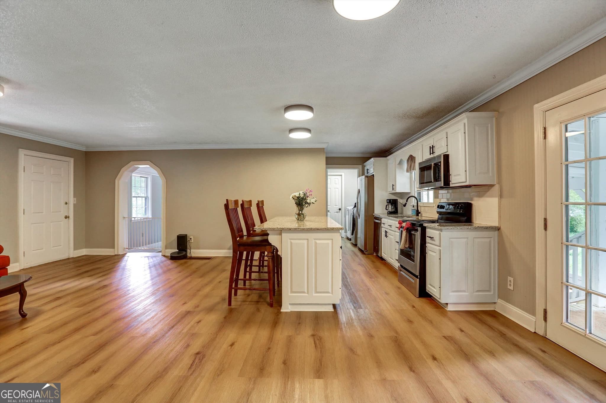 3 bedroom, 2 bathroom, 1,734 sq ft single family residence for sale at 1095 Athens Road, Winterville, GA 30683 — photo 4