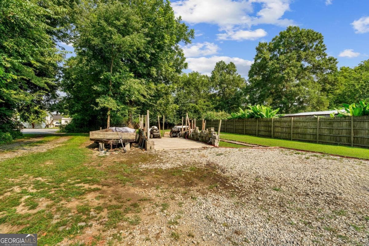 4 bedroom, 2 bathroom, 1,140 sq ft single family residence for sale at 7 Cherry Street, Rome, GA 30165 — photo 6