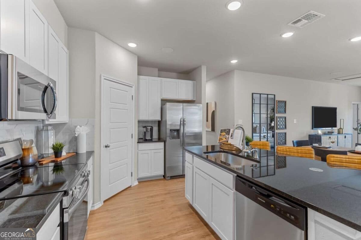 5 bedroom, 3 bathroom single family residence for sale at 132 Greene Farm Trail, Cartersville, GA 30120 — photo 7