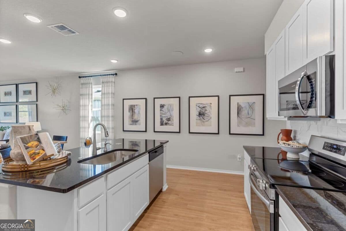 5 bedroom, 3 bathroom single family residence for sale at 132 Greene Farm Trail, Cartersville, GA 30120 — photo 8