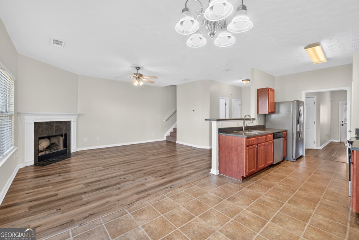 3 bedroom, 2.5 bathroom, 1,776 sq ft townhouse for sale at 52 Providence Oak Court, Lawrenceville, GA 30046 — photo 7