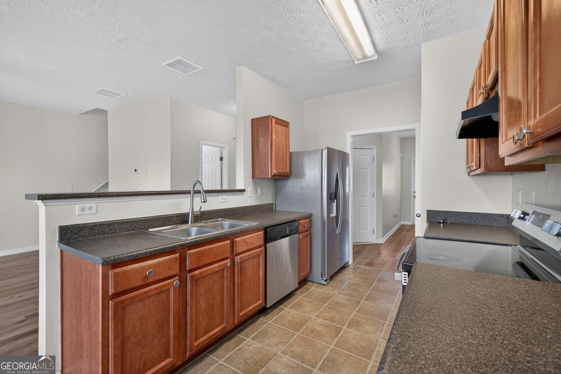 3 bedroom, 2.5 bathroom, 1,776 sq ft townhouse for sale at 52 Providence Oak Court, Lawrenceville, GA 30046 — photo 9