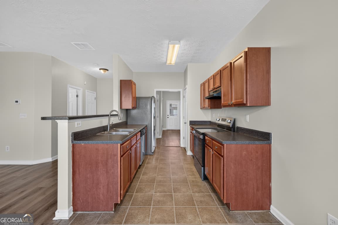 3 bedroom, 2.5 bathroom, 1,776 sq ft townhouse for sale at 52 Providence Oak Court, Lawrenceville, GA 30046 — photo 8
