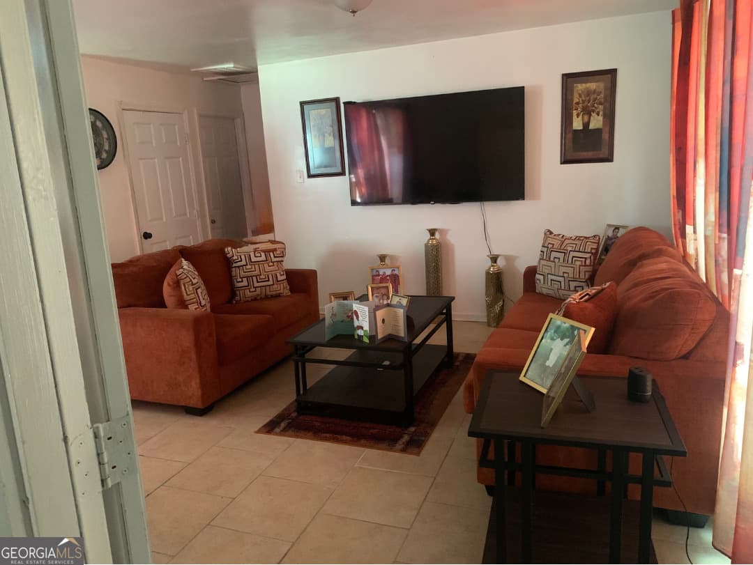 2 bedroom, 1 bathroom, 988 sq ft single family residence for sale at 1933 Henry Crumpton Drive, Birmingham, AL 35211 — photo 6