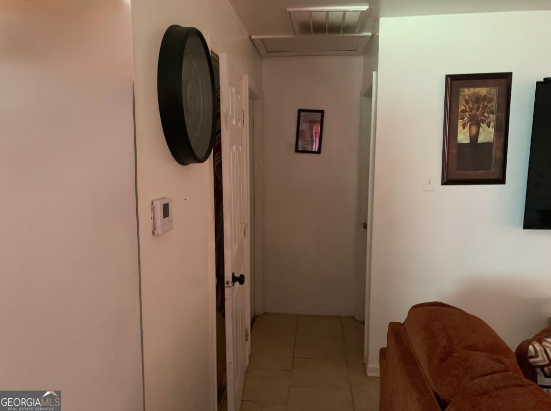 2 bedroom, 1 bathroom, 988 sq ft single family residence for sale at 1933 Henry Crumpton Drive, Birmingham, AL 35211 — photo 5