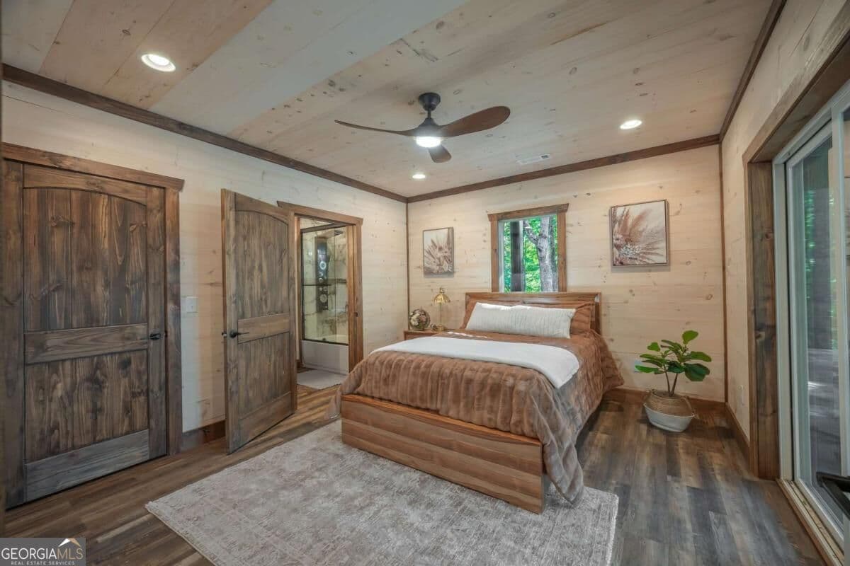 4 bedroom, 4 bathroom, 4,844 sq ft cabin,single family residence for sale at 286 Mountain Ridge, Blue Ridge, GA 30513 — photo 3