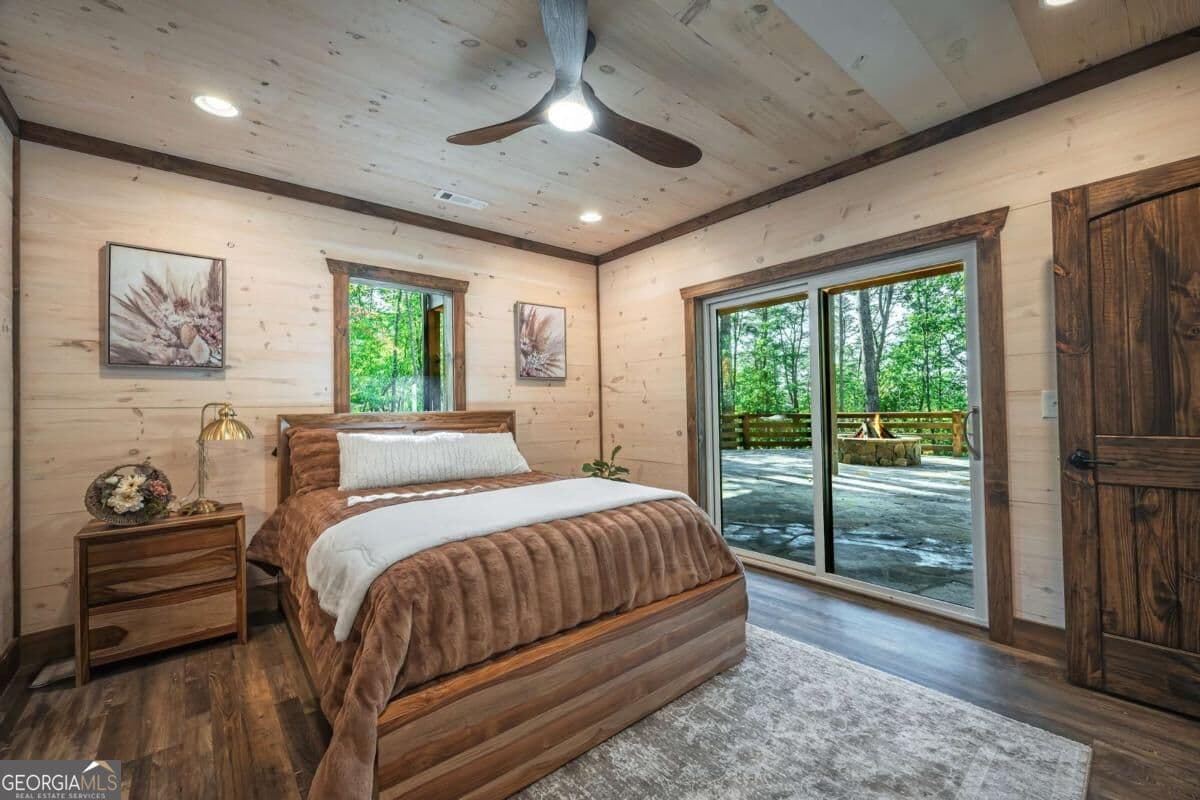 4 bedroom, 4 bathroom, 4,844 sq ft cabin,single family residence for sale at 286 Mountain Ridge, Blue Ridge, GA 30513 — photo 4
