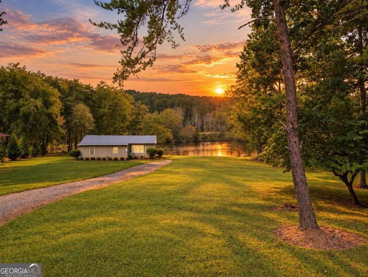 2 bedroom, 2 bathroom, 1,328 sq ft cabin,single family residence for sale at 788 Fish Trap Trail, Mineral Bluff, GA 30559 — photo 7