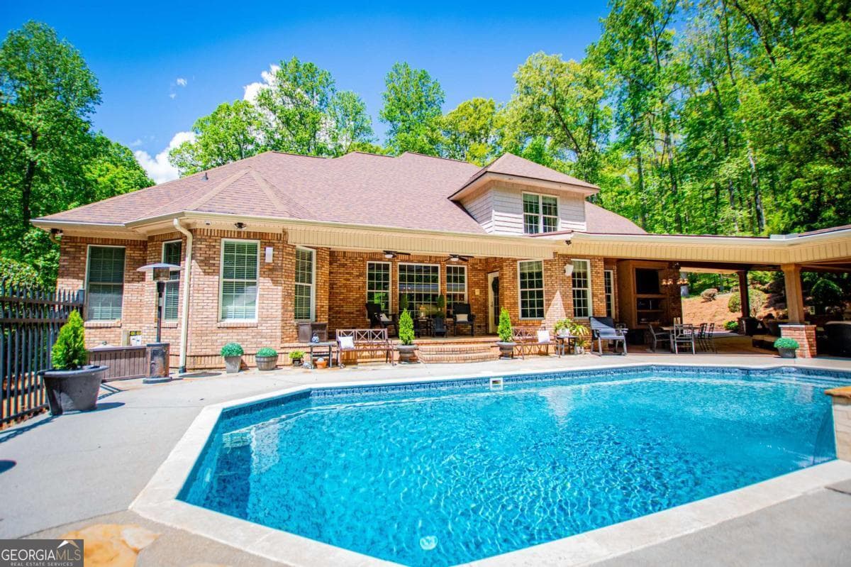 5 bedroom, 4.5 bathroom, 4,922 sq ft single family residence for sale at 39 Cambridge Lane, Bremen, GA 30110 — photo 2