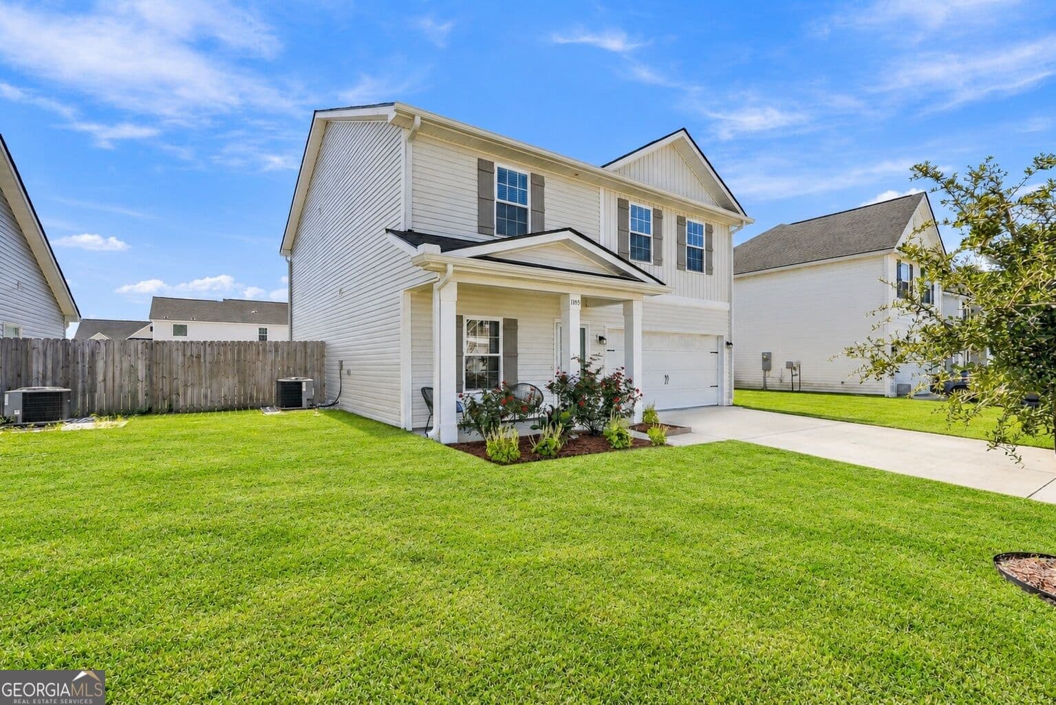 5 bedroom, 3 bathroom, 2,256 sq ft single family residence for sale at 1185 Turpentine Trail, Hinesville, GA 31313 — photo 2