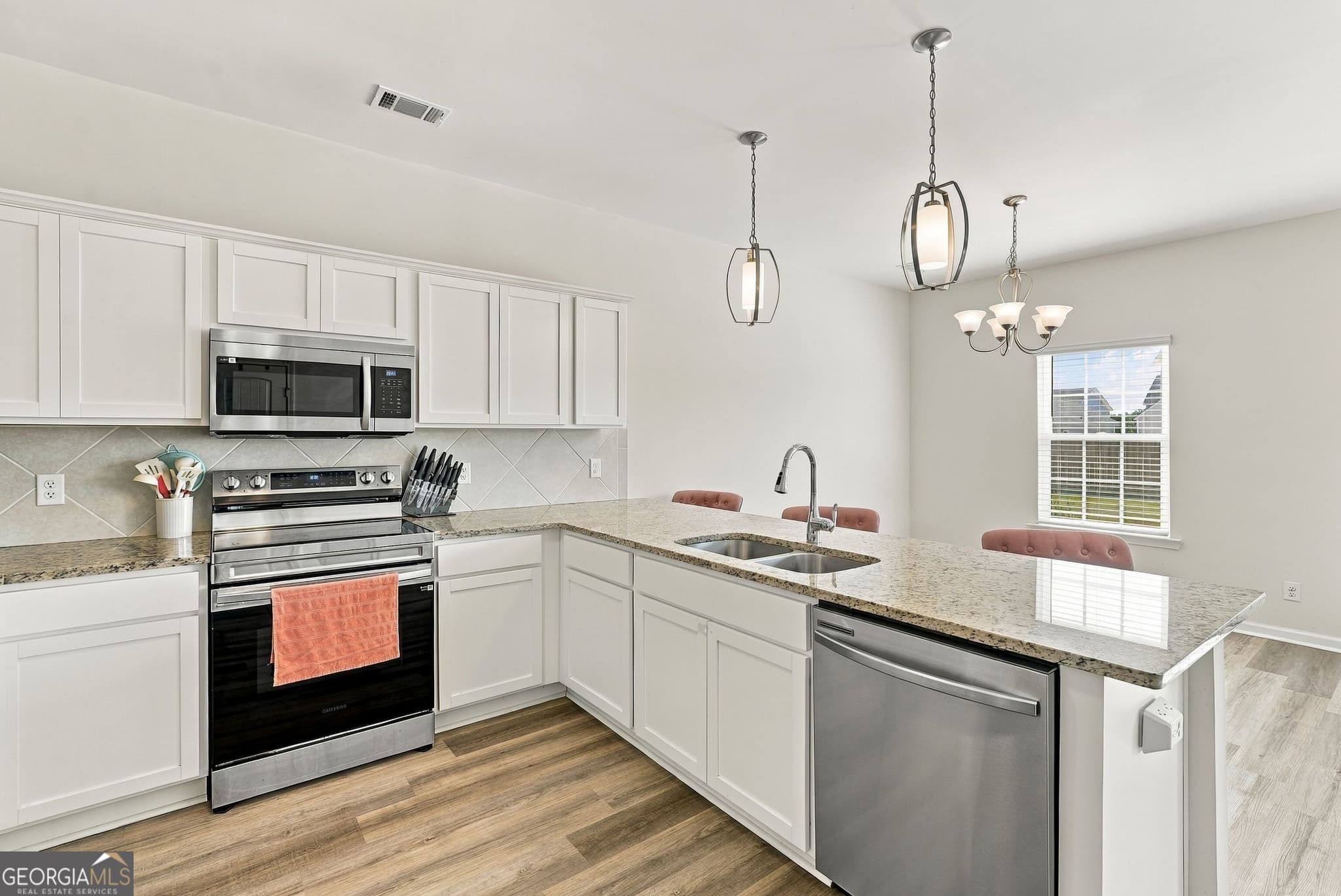 5 bedroom, 3 bathroom, 2,256 sq ft single family residence for sale at 1185 Turpentine Trail, Hinesville, GA 31313 — photo 9