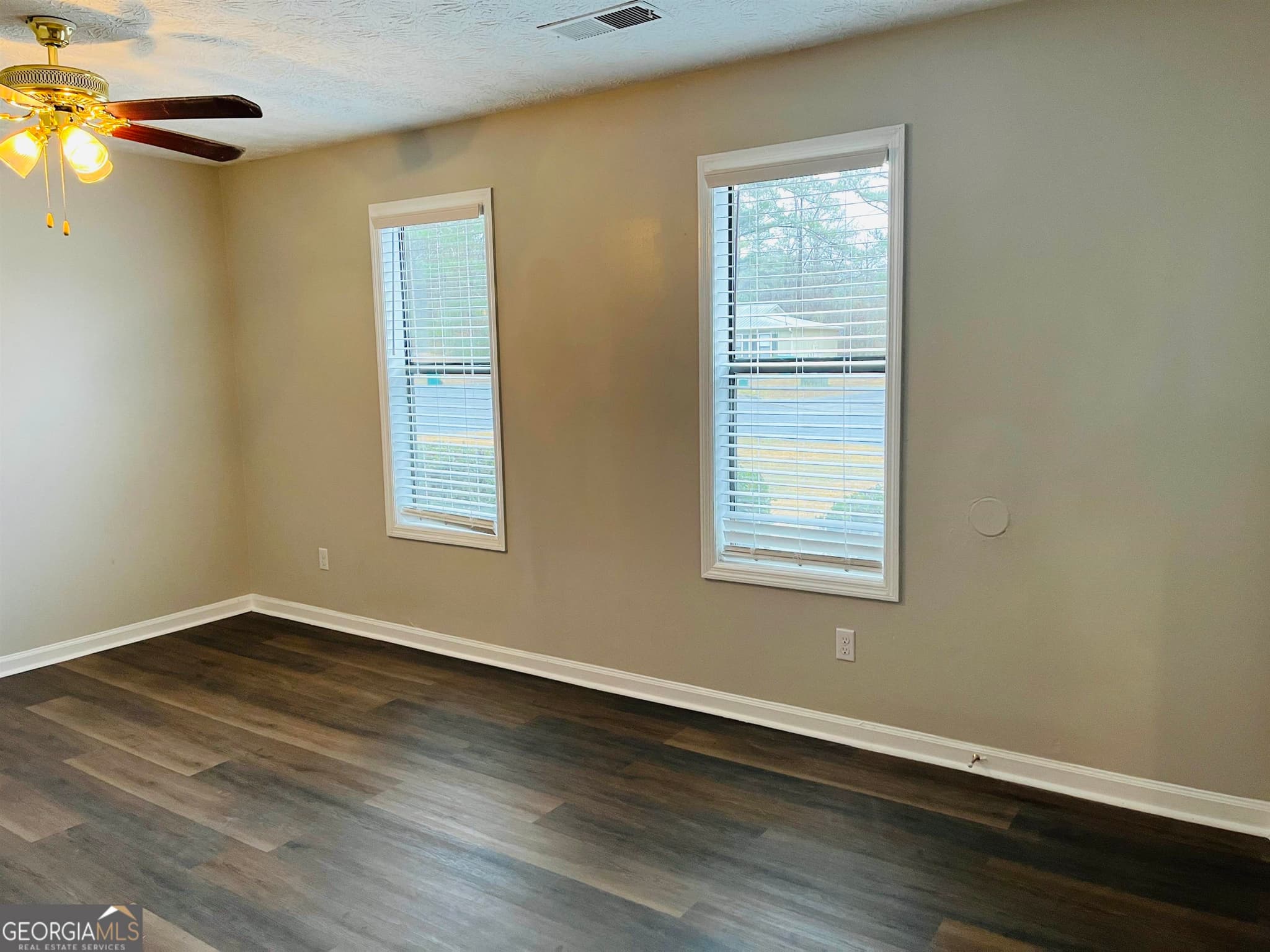 2 bedroom, 1 bathroom, 800 sq ft single family residence for rent at 145 Pine Terrace 155, Palmetto, GA 30268 for $1,295 a month — photo 4
