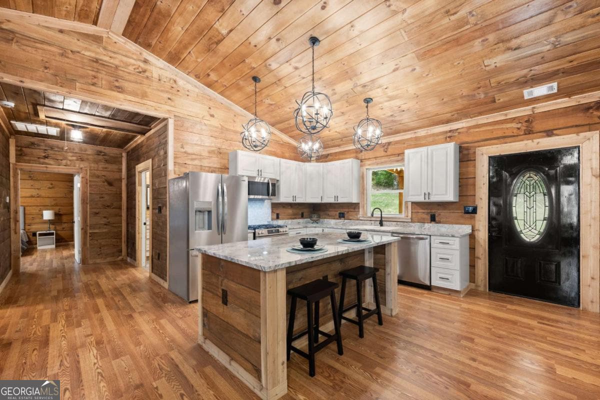 2 bedroom, 2 bathroom, 1,350 sq ft cabin,single family residence for sale at 587 Cold Stream Trail, Jasper, GA 30143 — photo 7