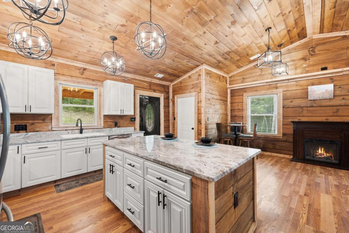 2 bedroom, 2 bathroom, 1,350 sq ft cabin,single family residence for sale at 587 Cold Stream Trail, Jasper, GA 30143 — photo 9
