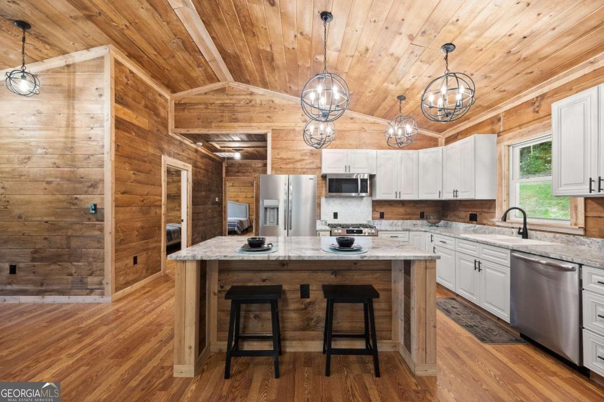 2 bedroom, 2 bathroom, 1,350 sq ft cabin,single family residence for sale at 587 Cold Stream Trail, Jasper, GA 30143 — photo 8