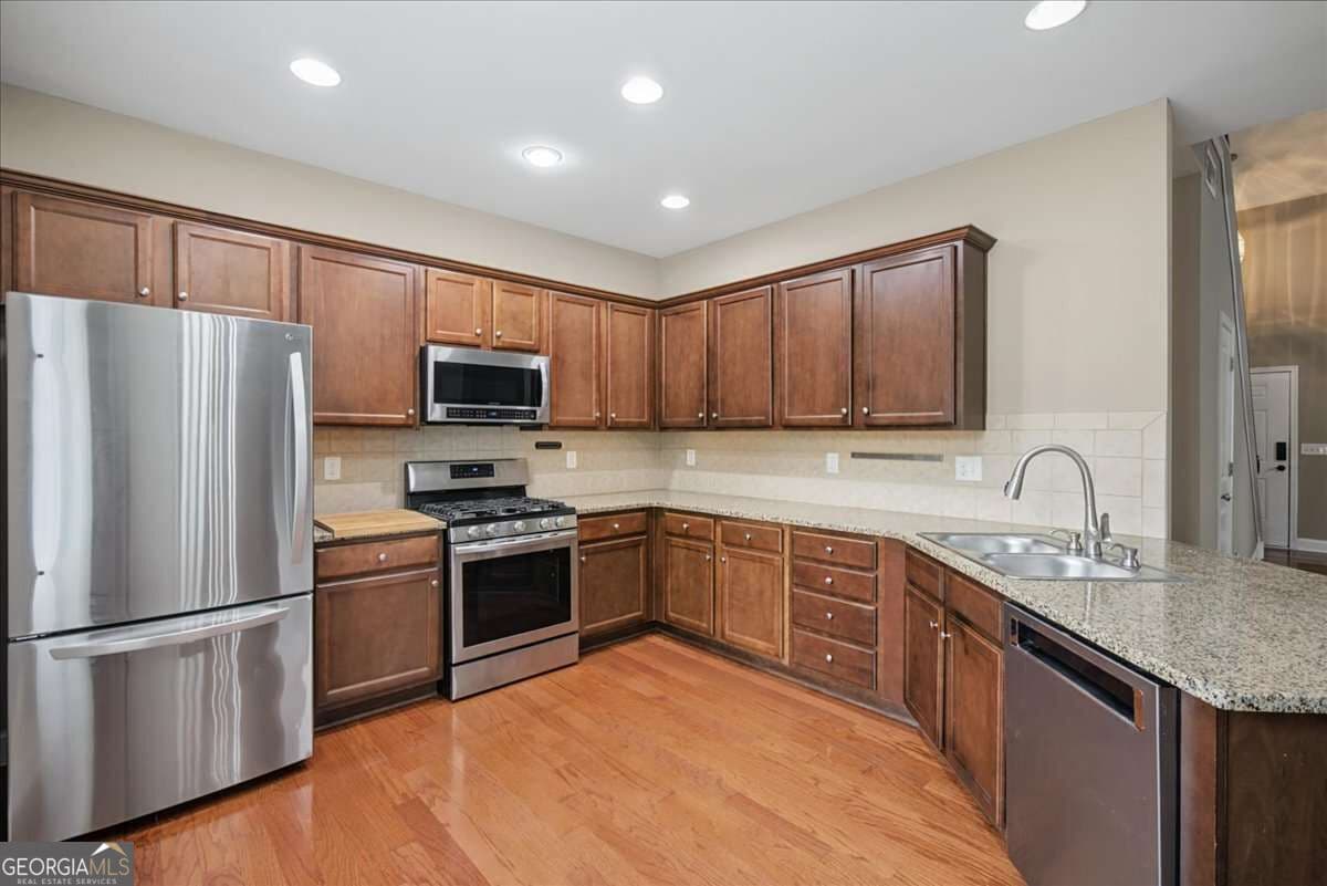 4 bedroom, 2.5 bathroom, 2,321 sq ft single family residence for sale at 11 Spring Folly, Cartersville, GA 30121 — photo 9